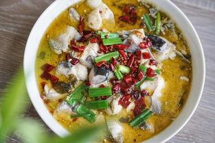 男子爆料酸菜鱼视频,揭秘网红美食背后的真相